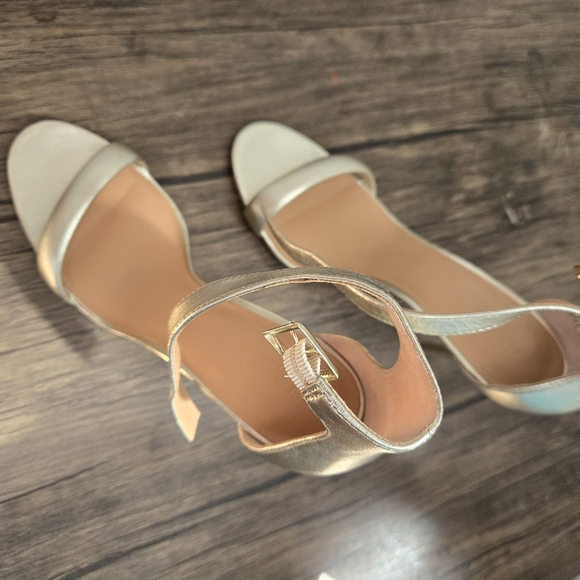 HALSTON HERITAGE Isla Gold Metallic Leather Strappy Sandal Heels Womens Size 9 - Picture 2 of 11